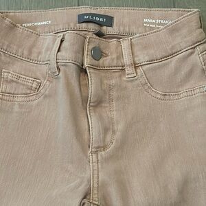 DL1961 Mara Straight Jeans